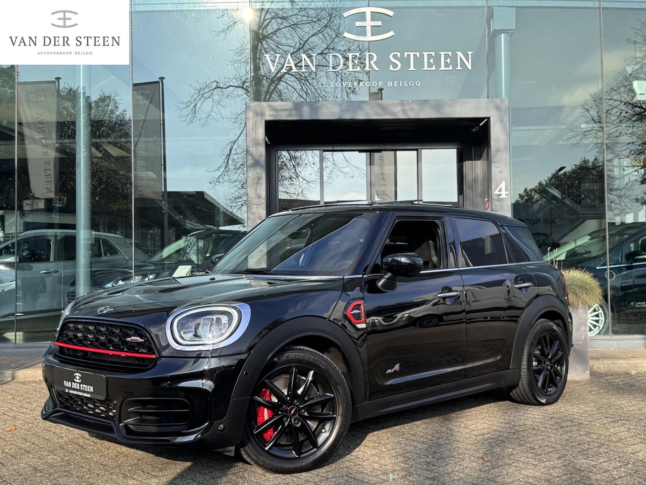 MINI Countryman - Mini 2.0 John Cooper Works ALL4 Schuifdak | Alcantara | Dealer Onderhouden - AutoWereld.nl