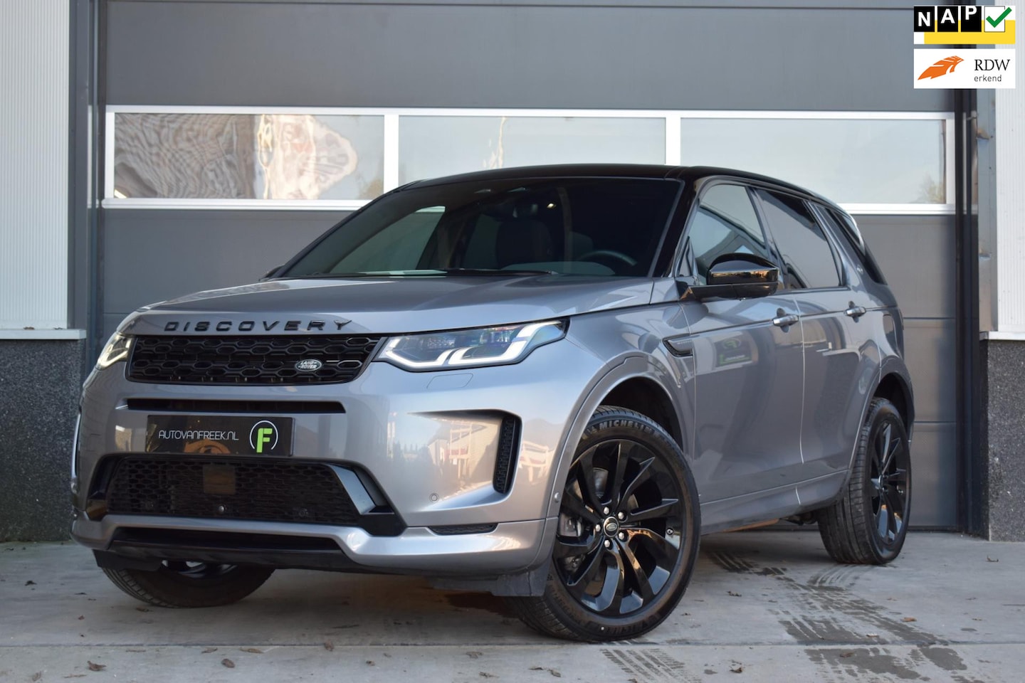 Land Rover Discovery Sport - P300e 1.5 R-Dynamic HSE Black Pack | PANO | 1E EIG | DEALER | NIEUWSTAAT | 360 CAMERA | LE - AutoWereld.nl