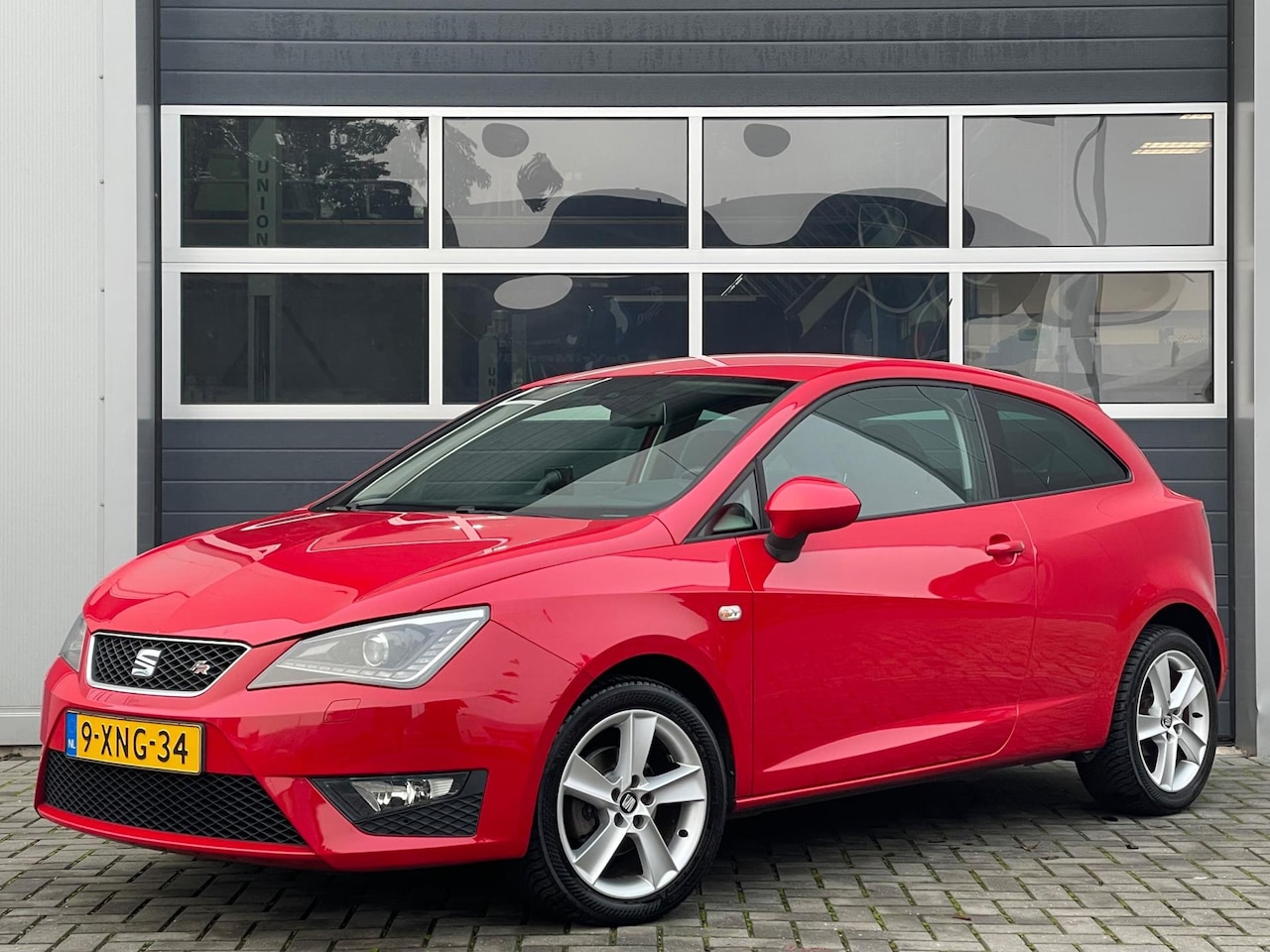 Seat Ibiza SC - 1.2 TSI FR Dynamic | Navi | Xenon | PDC | Climate control | Cruise control | 17'' velgen - AutoWereld.nl