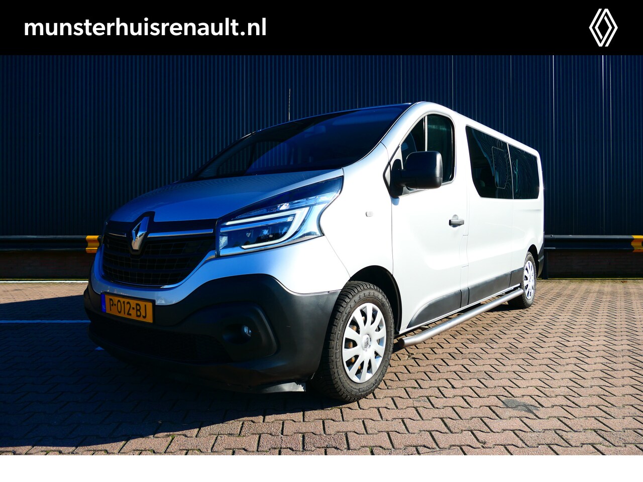 Renault Trafic Passenger - 2.0 dCi 145 Grand Intens AUTOMAAT! 9 personen - Navi, camera, cruise, sensor achter, dubbe - AutoWereld.nl