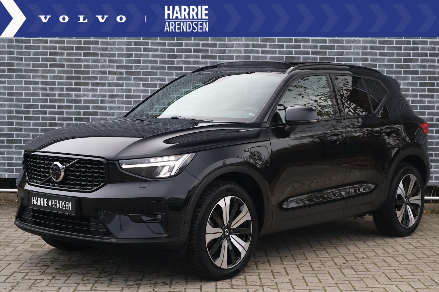 Volvo XC40 - 1.5 T5 Recharge Ultimate Dark 360 camera | Schuif-/-kanteldak | parkeerverwarming | Adapti - AutoWereld.nl