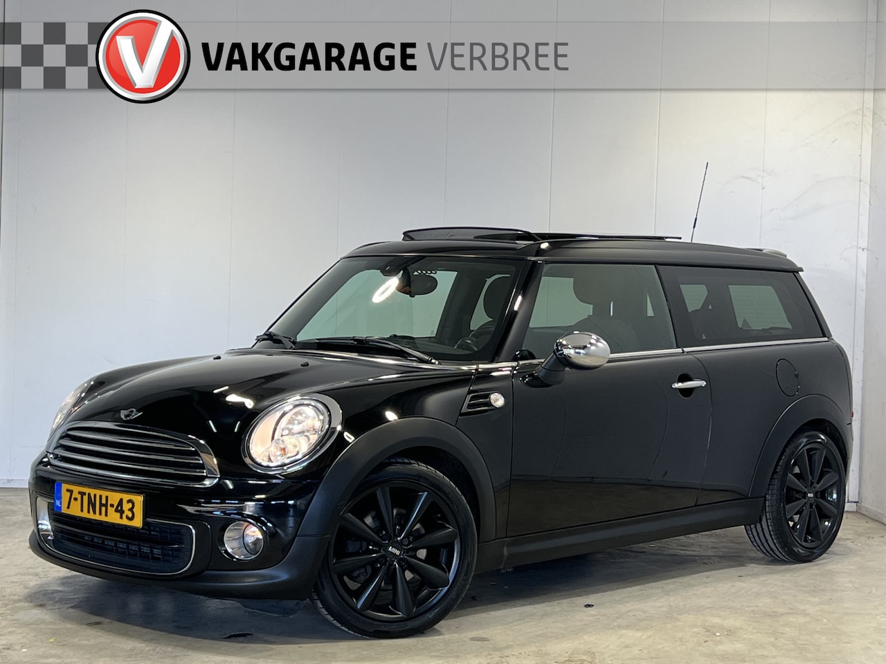 MINI Clubman - Mini 1.6 One Final Edition | Navigatie | LM Velgen 17" | Elektrisch Glazen Panoramadak | V - AutoWereld.nl