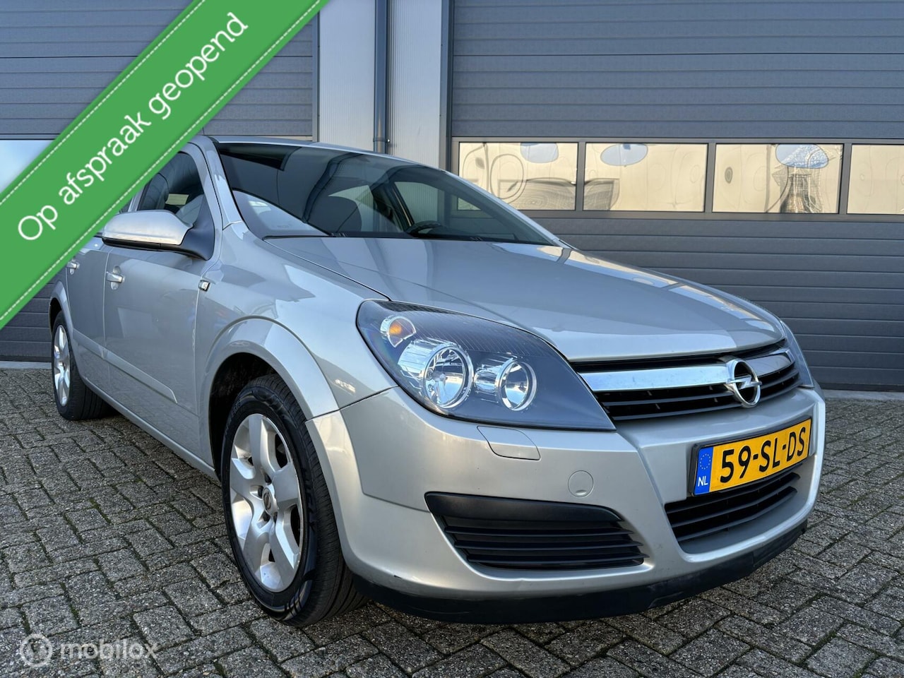 Opel Astra - 1.6 Edition Uitvoering / 5Drs / Airco / Cruise - AutoWereld.nl