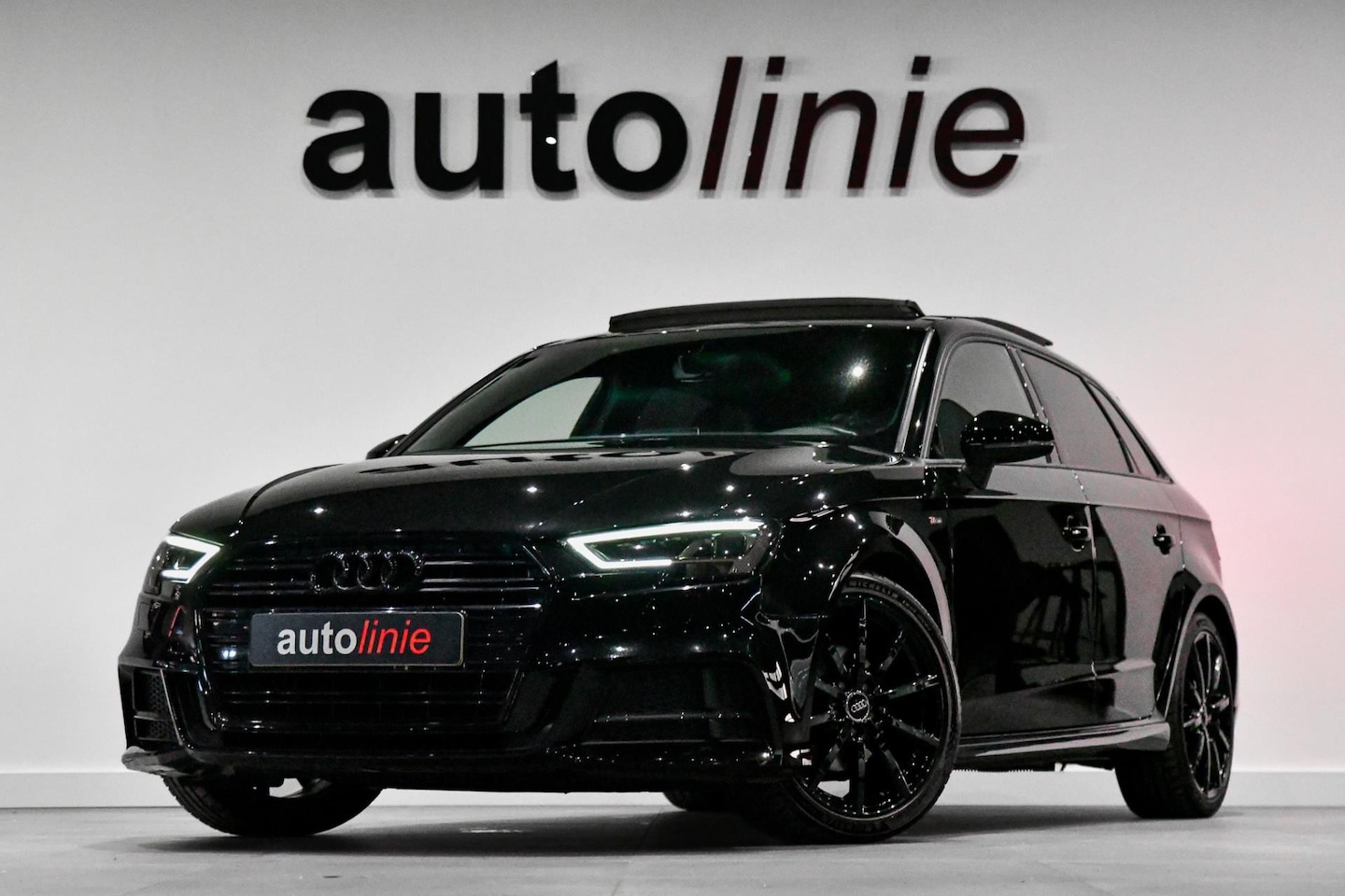 Audi A3 Sportback - 1.5 TFSI CoD Sport 3x S-Line. Pano, Matrix, 18'', Black optic! - AutoWereld.nl