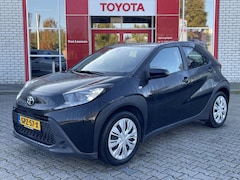 Toyota Aygo X - MT PLAY ALL-SEASON APPLE/ANDROID PARKCAMERA AIRCO AD-CRUISE BLUETOOTH