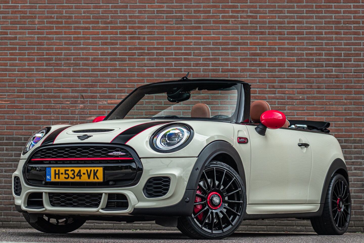 MINI Cabrio - Mini 2.0 232PK Autm. John Cooper Works Chili HUD, H&K, LED, Leder. - AutoWereld.nl