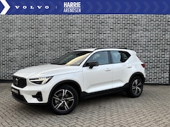 Volvo XC40 - 2.0 B4 Plus Dark | Adaptive cruise control | Trekhaak | Verwarmbare voorruit | Dode hoek d