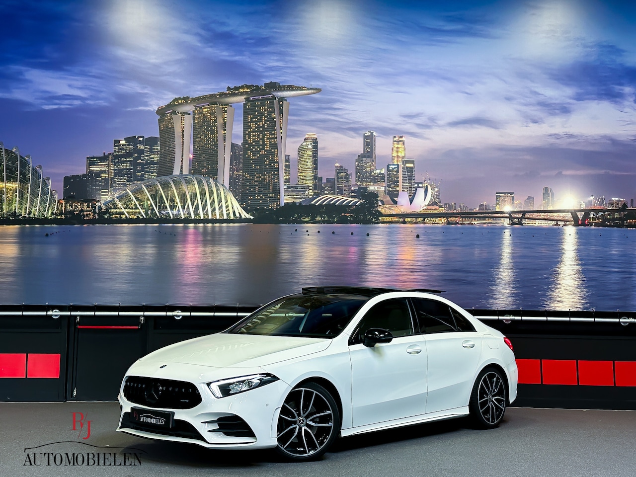 Mercedes-Benz A-klasse - A220 AMG 4MATIC |Leder|Sfeer|Camera|Panorama - AutoWereld.nl