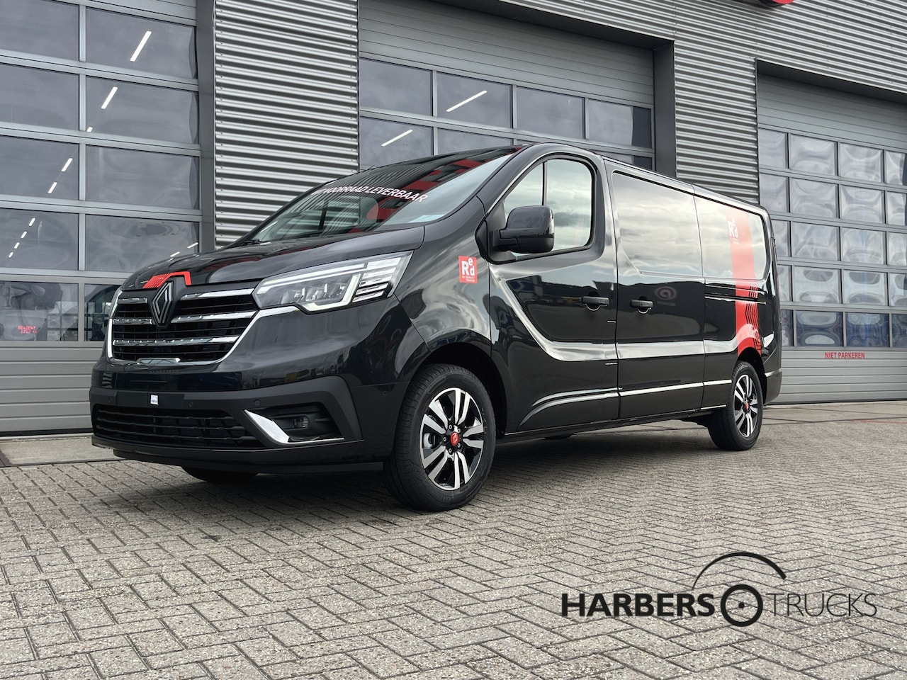 Renault Trafic - L2H1 Exclusive 170PK *Automaat* 2 schuifdeuren - AutoWereld.nl