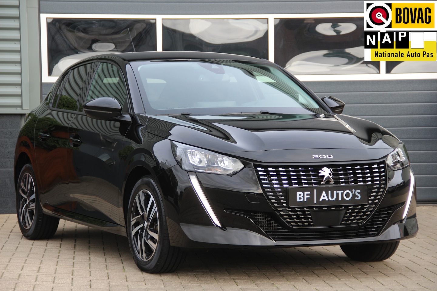 Peugeot 208 - 1.2 PureTech Allure Pack 100Pk | DIGI-DASH | CarPlay | ACC | 360° Camera| Navi | ECC | LED - AutoWereld.nl