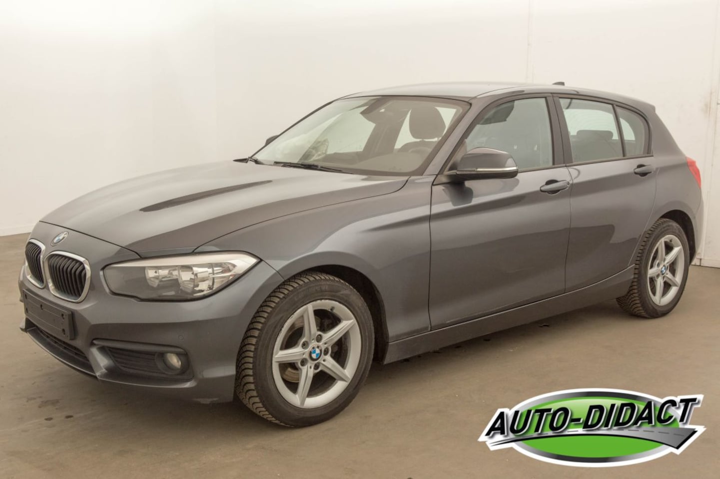 BMW 1-serie - 116i Navi 142.292 km - AutoWereld.nl