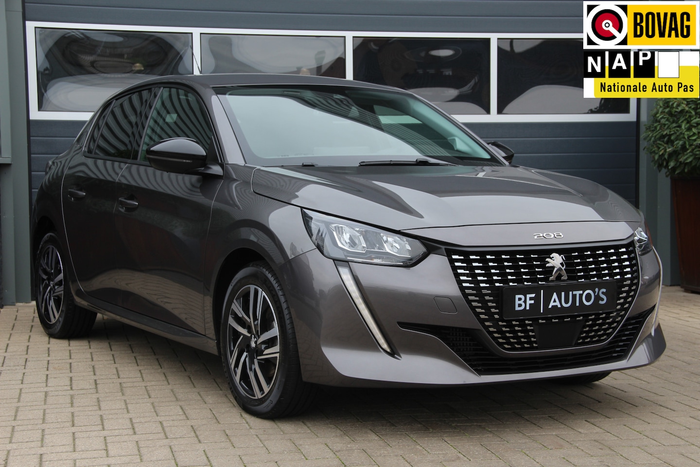 Peugeot 208 - 1.2 PureTech Allure Pack 100Pk | DIGI-DASH | CarPlay | ACC | 360° Camera| Navi | ECC | LED - AutoWereld.nl