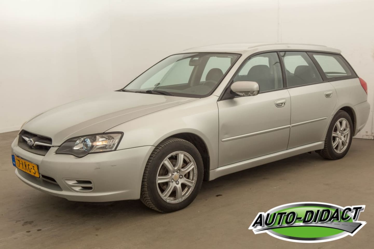 Subaru Legacy Touring Wagon - 2.0i Airco - AutoWereld.nl