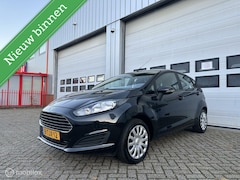 Ford Fiesta - 1.0 Style/5-Drs/Airco/Navi/PDC/Trekhaak/NAP/APK