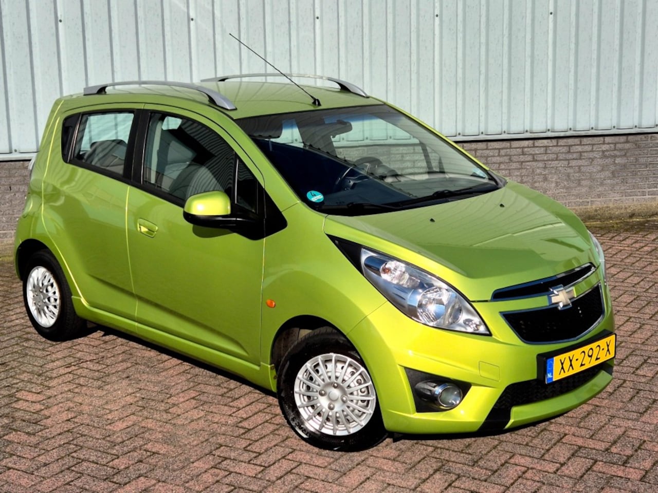 Chevrolet Spark - 1.2 16v 4 Cil. Airco Euro 5 - AutoWereld.nl