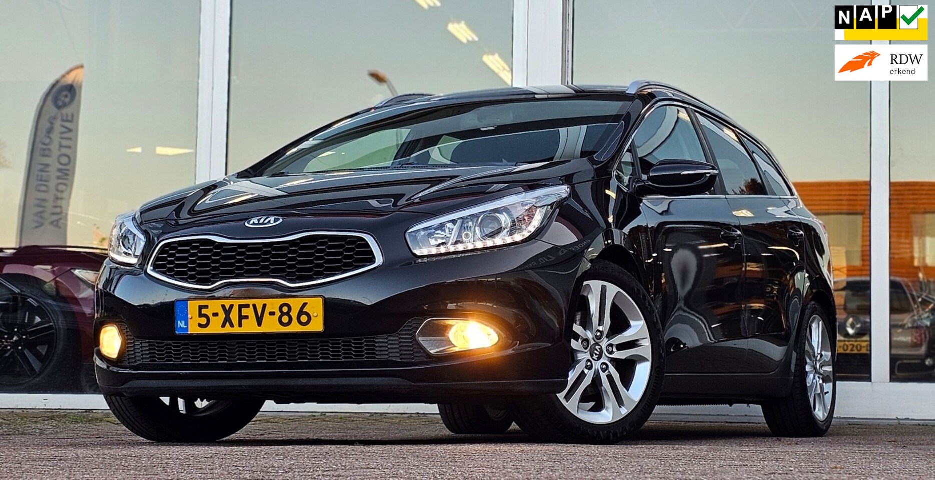 Kia Cee'd Sportswagon - 1.6 GDI BusinessLine 1e Eigenaar Trekhaak Mooi! - AutoWereld.nl