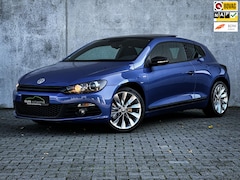 Volkswagen Scirocco - 1.4 TSI Highline Plus | Panorama | Navi | Clima | Cruise | PDC | Xenon | Super gaaf |