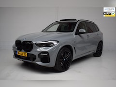 BMW X5 - XDrive45e M-SPORT ORG.NED / NAP / PANORAMADAK / CARBON / 22INCH / 360CAMERA / HEAD-UP / LE