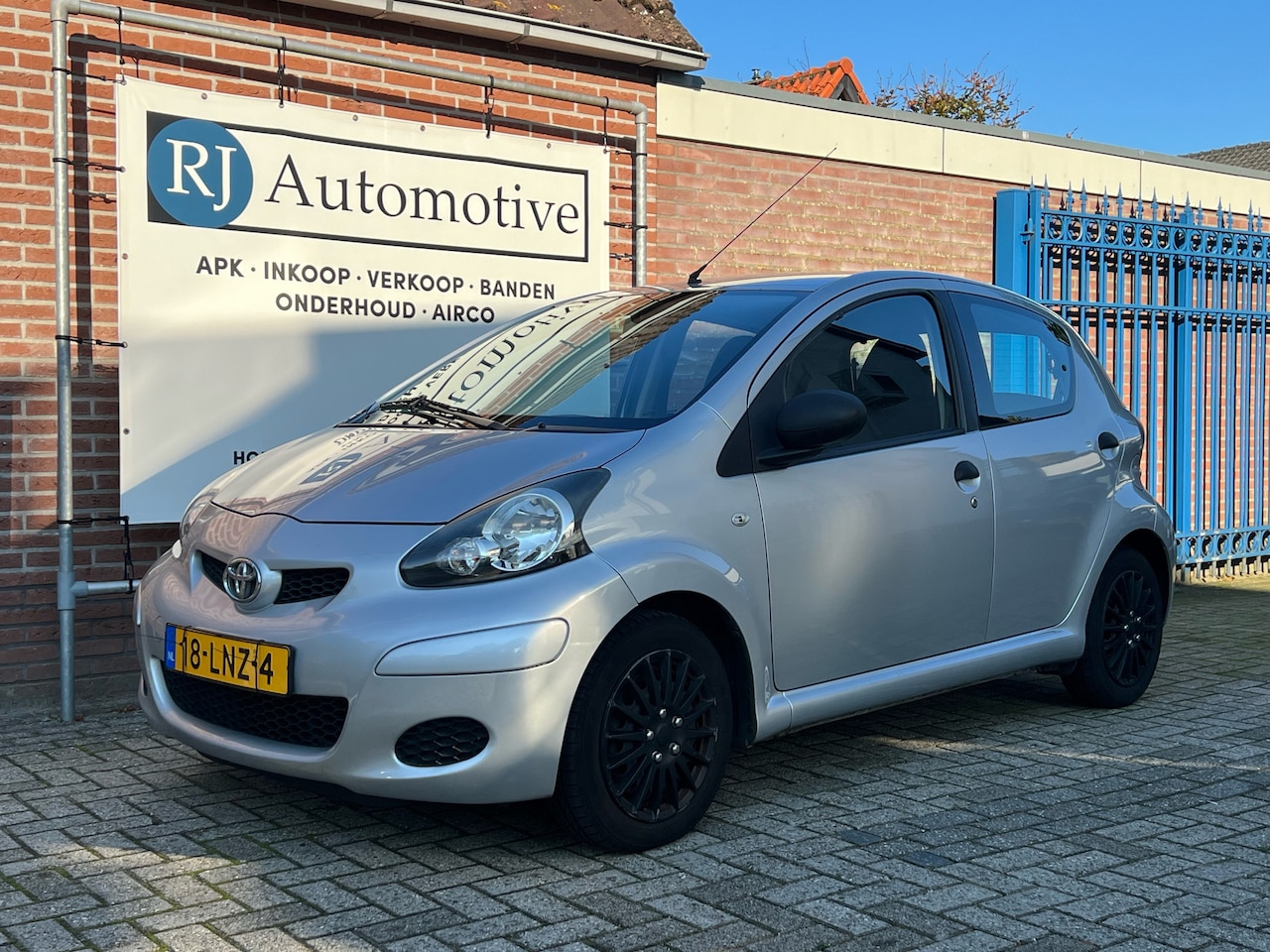 Toyota Aygo - 1.0-12V Access APK/NAP/AIRCO - AutoWereld.nl