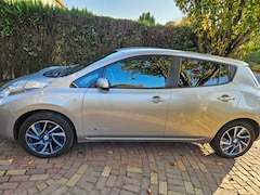 Nissan LEAF - Acenta Acenta Limited Edition (meest luxe uitvoering) met extra winterbandenset met Nissanvelgen