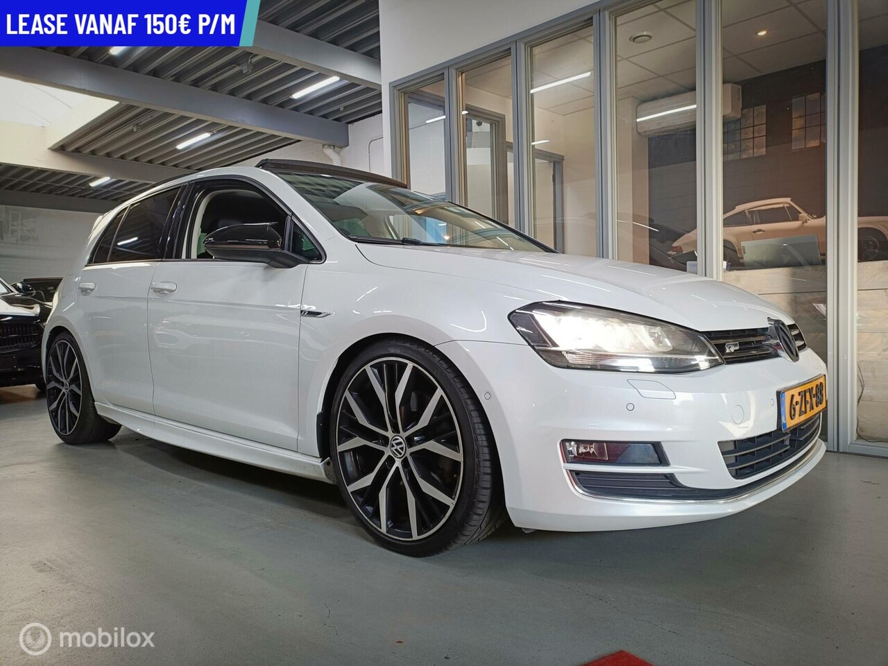 Volkswagen Golf - 1.4 TSI DSG PANO LEER Keyless XENON LED ACT High. - AutoWereld.nl