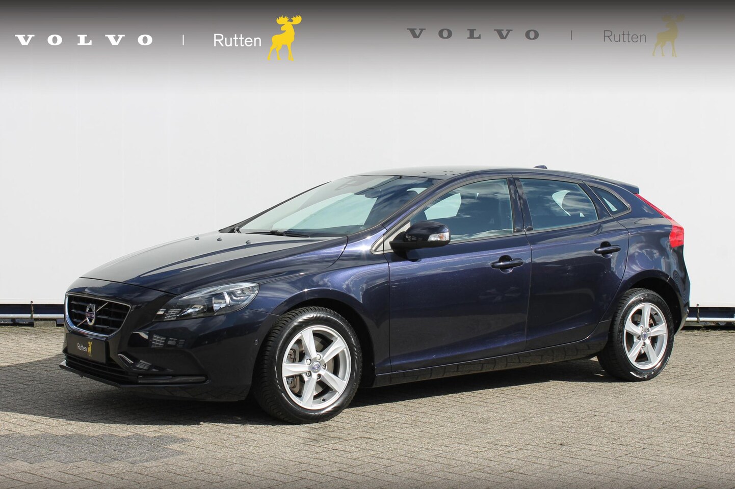 Volvo V40 - T2 129PK Kinetic / Navigate / Stoelverwarming / Park assist voor en achter / climate contr - AutoWereld.nl