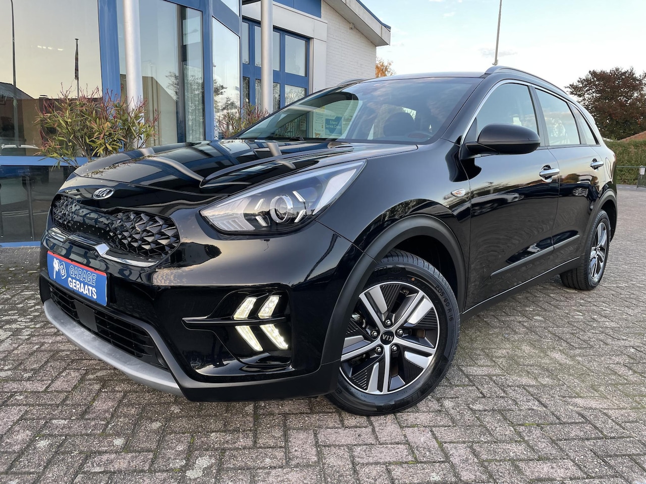 Kia Niro - 1.6 GDi Hybrid DynamicLine | Digitaal Display, LED, Half leer, Navigatie, Parkeersensoren - AutoWereld.nl