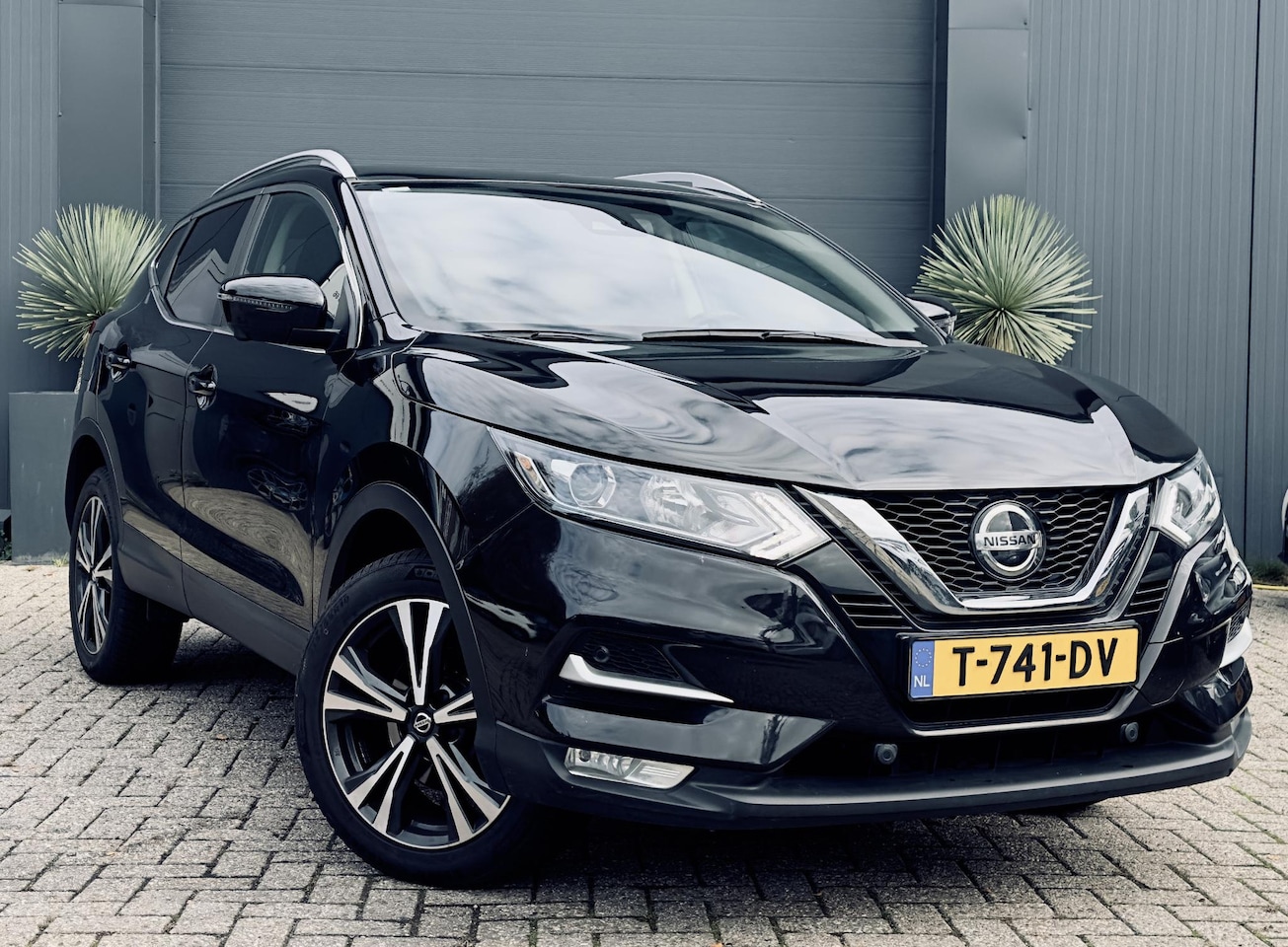 Nissan Qashqai - 1.3 DIG-T Aut pano/Navi/Camera - AutoWereld.nl