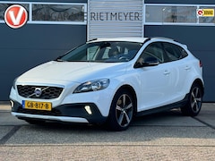 Volvo V40 Cross Country - 1.6 T4 Momentum | Trekhaak | Navi