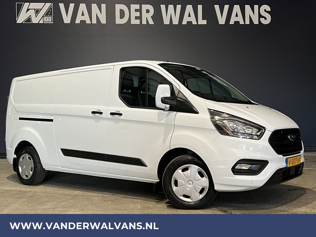 Ford Transit Custom - 2.0 TDCI 131pk L2H1 Euro6 Airco | 2x Zijdeur | Camera | Navigatie 2800kg trekhaak, cruisec - AutoWereld.nl