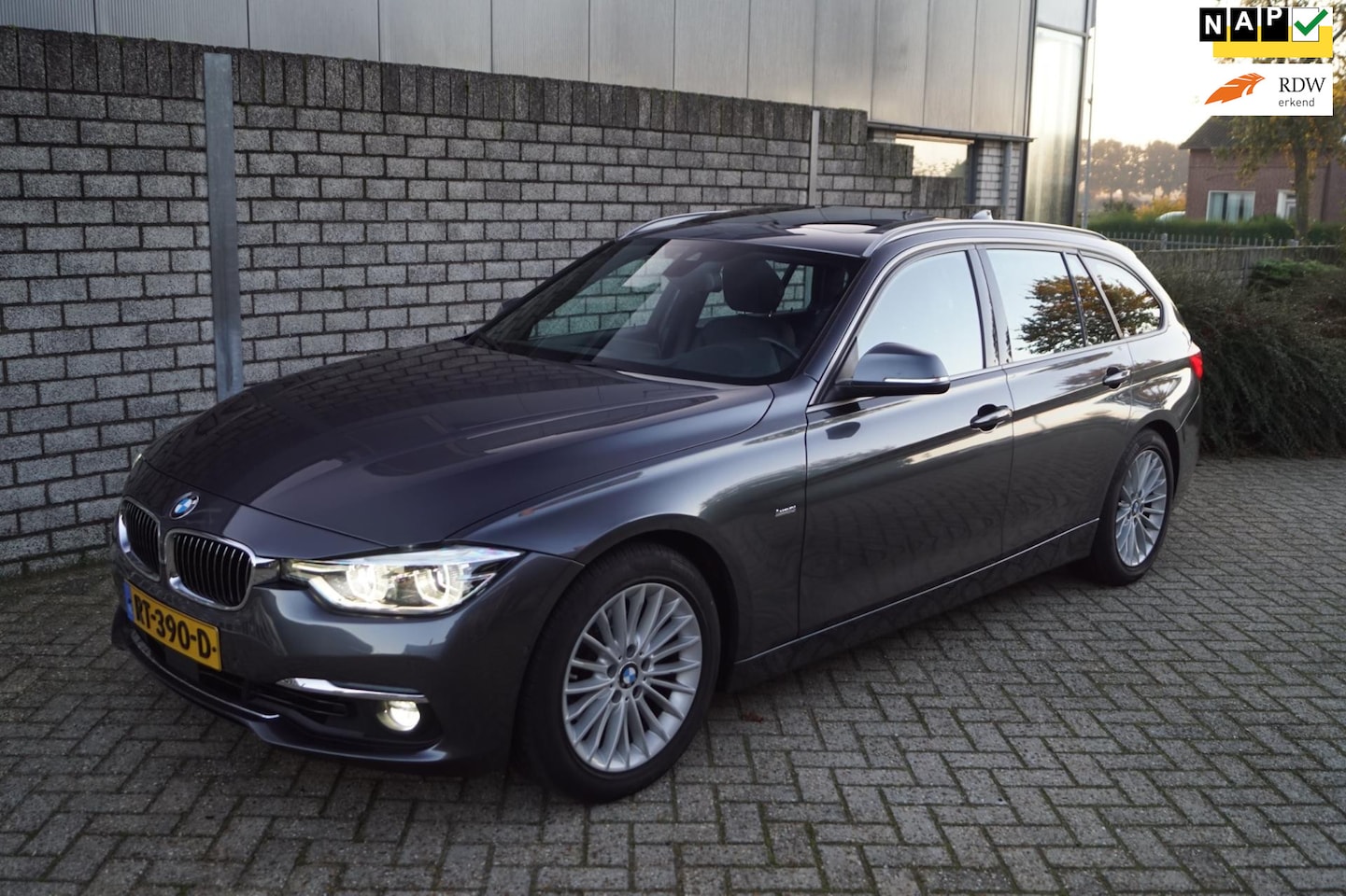 BMW 3-serie Touring - 320i Centennial High Executive Luxury Autom Panodak Leder Adaptieve Cruise Navi Camera Cli - AutoWereld.nl