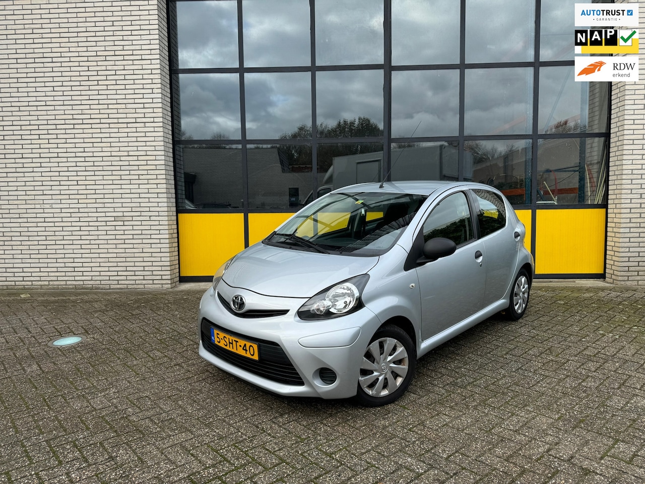 Toyota Aygo - 1.0 VVT-i Now 1.0 VVT-i Now, Airco, 5 deurs nieuwe APK - AutoWereld.nl