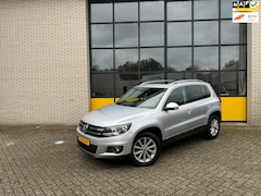 Volkswagen Tiguan - 1.4 TSI R-Line, Leer, Navi, trekhaak & panoramadak