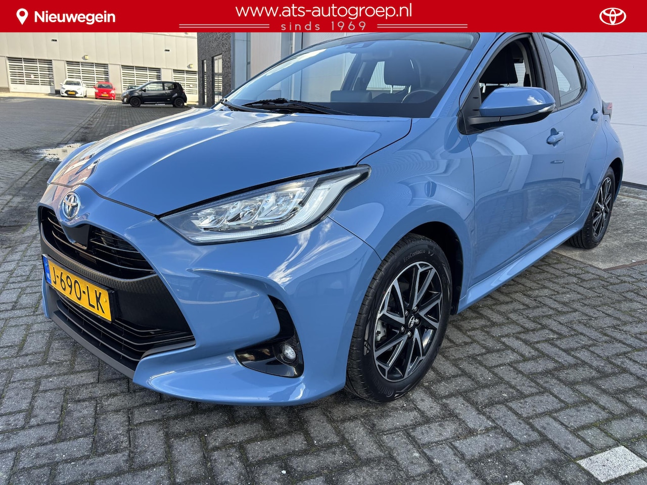 Toyota Yaris - 1.5 VVT-i First Edition benzine, handgeschakeld, full map navigatie - AutoWereld.nl