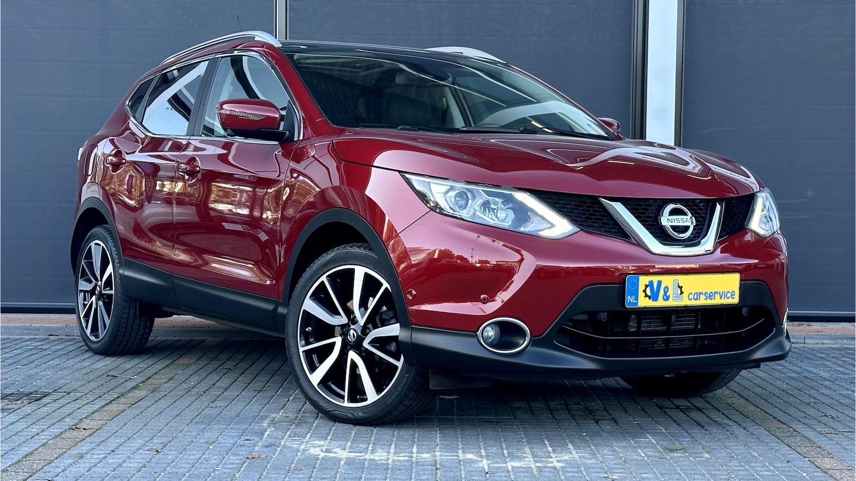 Nissan Qashqai - 1.2 Tekna Trekhaak / Panoramadak / Stoelverwarming / 360camera - AutoWereld.nl