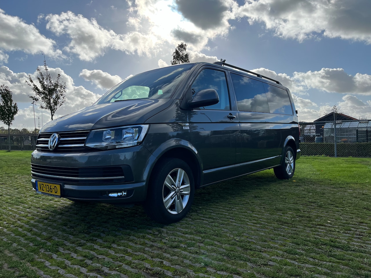 Volkswagen Transporter - 2.0 TDI L2H1 DC Highline - AutoWereld.nl