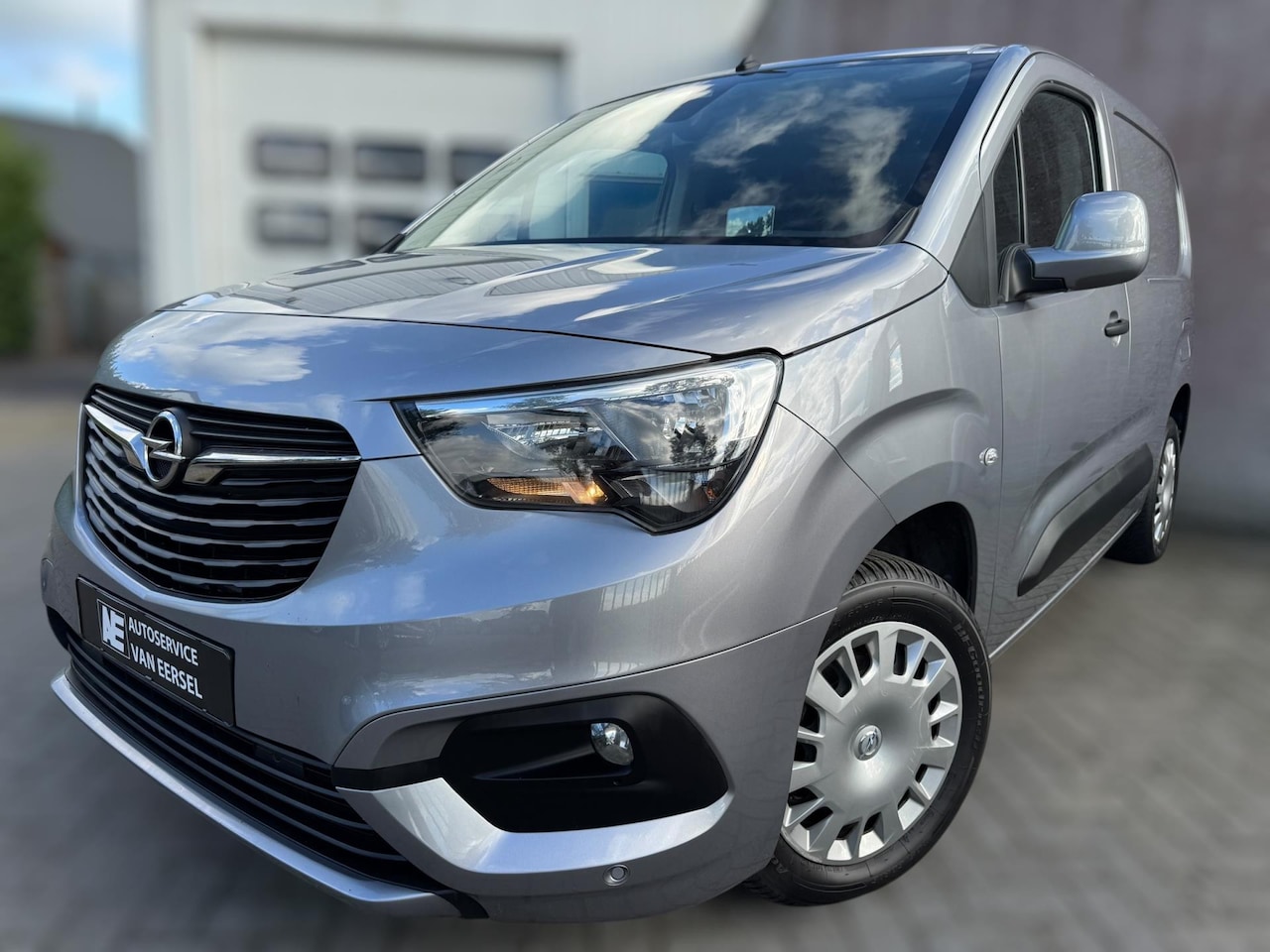 Opel Combo - Edition HUD / PDC VOOR & ACHTER / CARPLAY / CRUISE / STOEL & STUURVERW. / 4-SEIZOENENBANDE - AutoWereld.nl