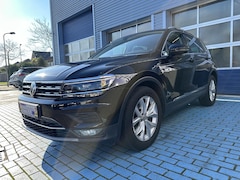 Volkswagen Tiguan - 1.4 TSI Highline 4x4 ADAP CRUISE TREKH APPLE