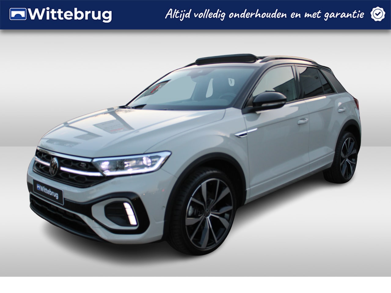 Volkswagen T-Roc - 1.5 TSI 150pk R-Line DSG AUTOMAAT Panorama dak / LM 19 inch / Navigatie - AutoWereld.nl