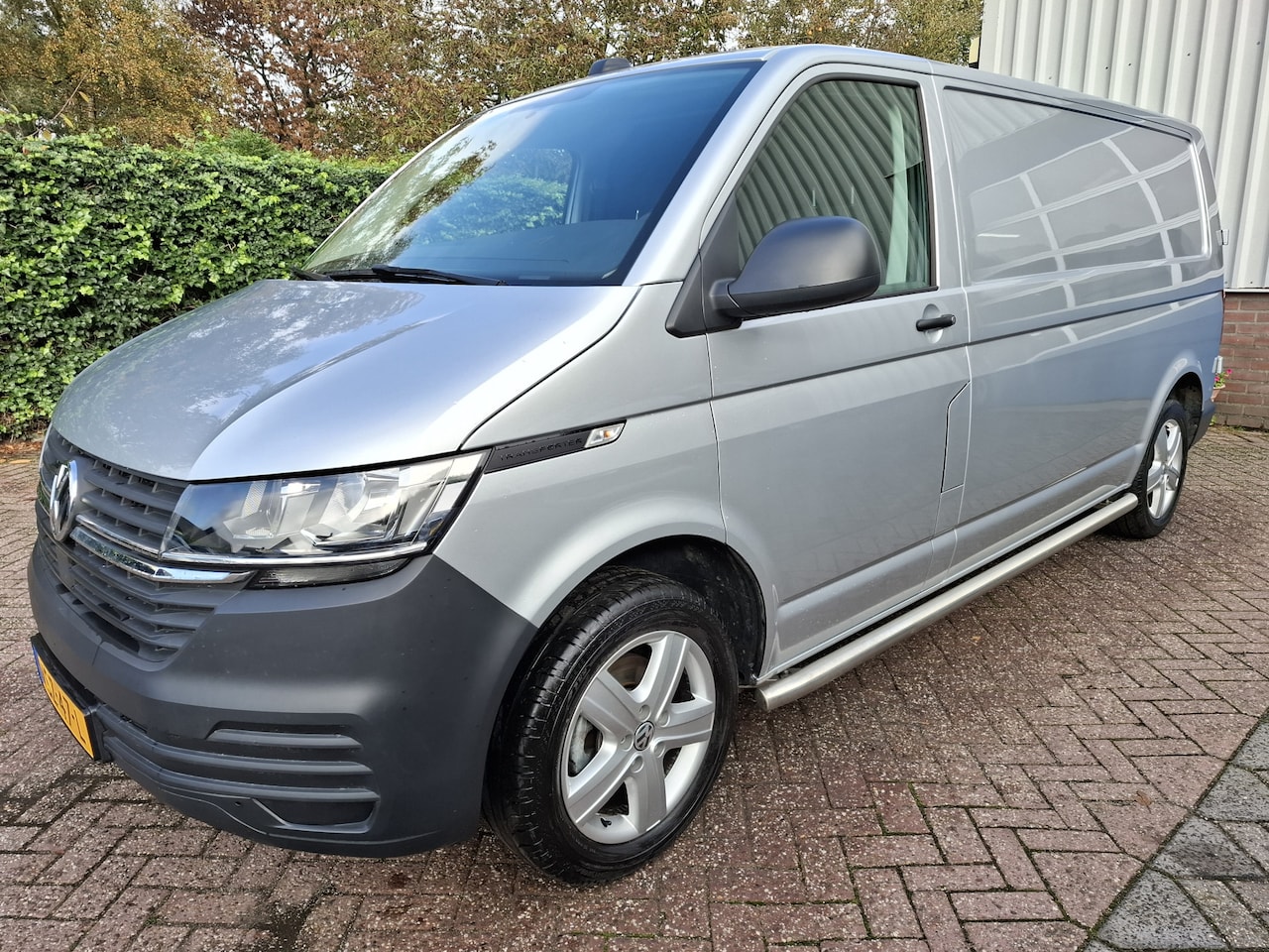 Volkswagen Transporter - 2.0 TDI L2H1 AIRCO/CRUISE/TREKHAAK/PDC.A/3-ZITS/ANDROID 110PK - AutoWereld.nl