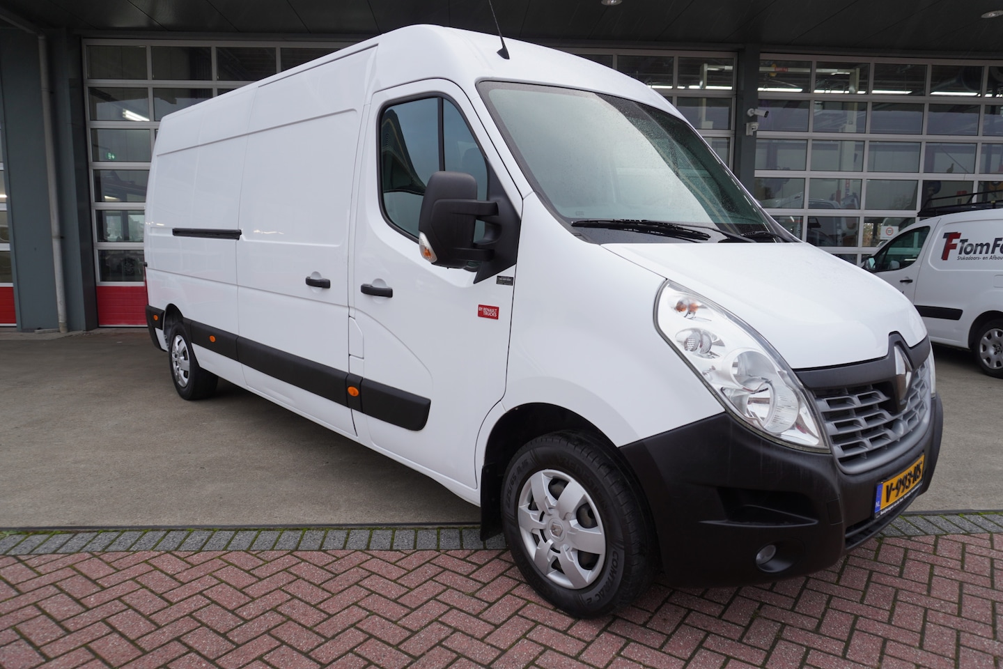 Renault Master - T35 2.3 dCi 170PK L3H2 Energy Schuifdeur links en rechts Nr.V005 | Airco | Cruise | Navi | - AutoWereld.nl