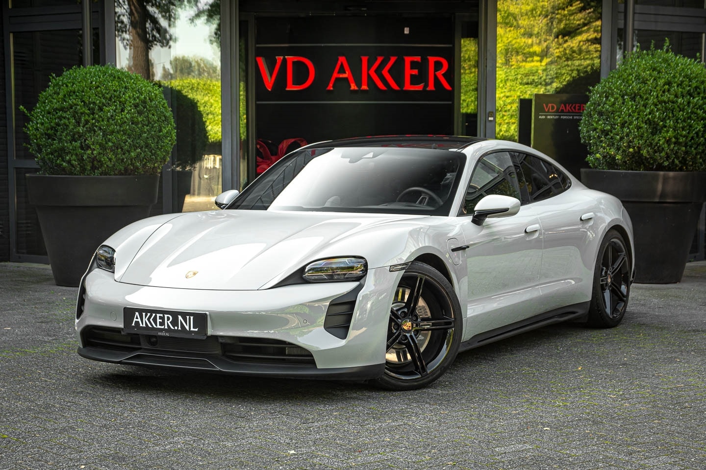 Porsche Taycan - 4S SPORTDESIGN+PERFORMANCE ACCU+PSCB+ACC (530 PK) - AutoWereld.nl