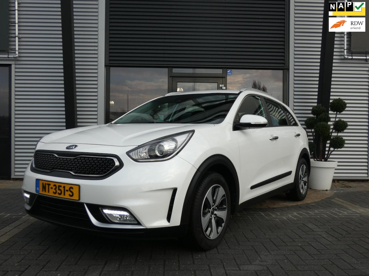 Kia Niro - 1.6 GDi Hybrid First Edition 1.6 GDi Hybrid First Edition - AutoWereld.nl