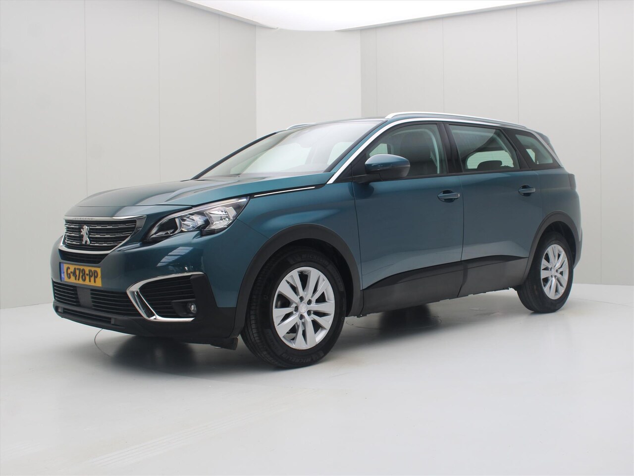 Peugeot 5008 - 1.2 PureTech 130pk 6-bak Blue Lease Executive 7P [ NAVIGATIE+CARPLAY+CLIMAAT+CRUISE+PDC+NA - AutoWereld.nl