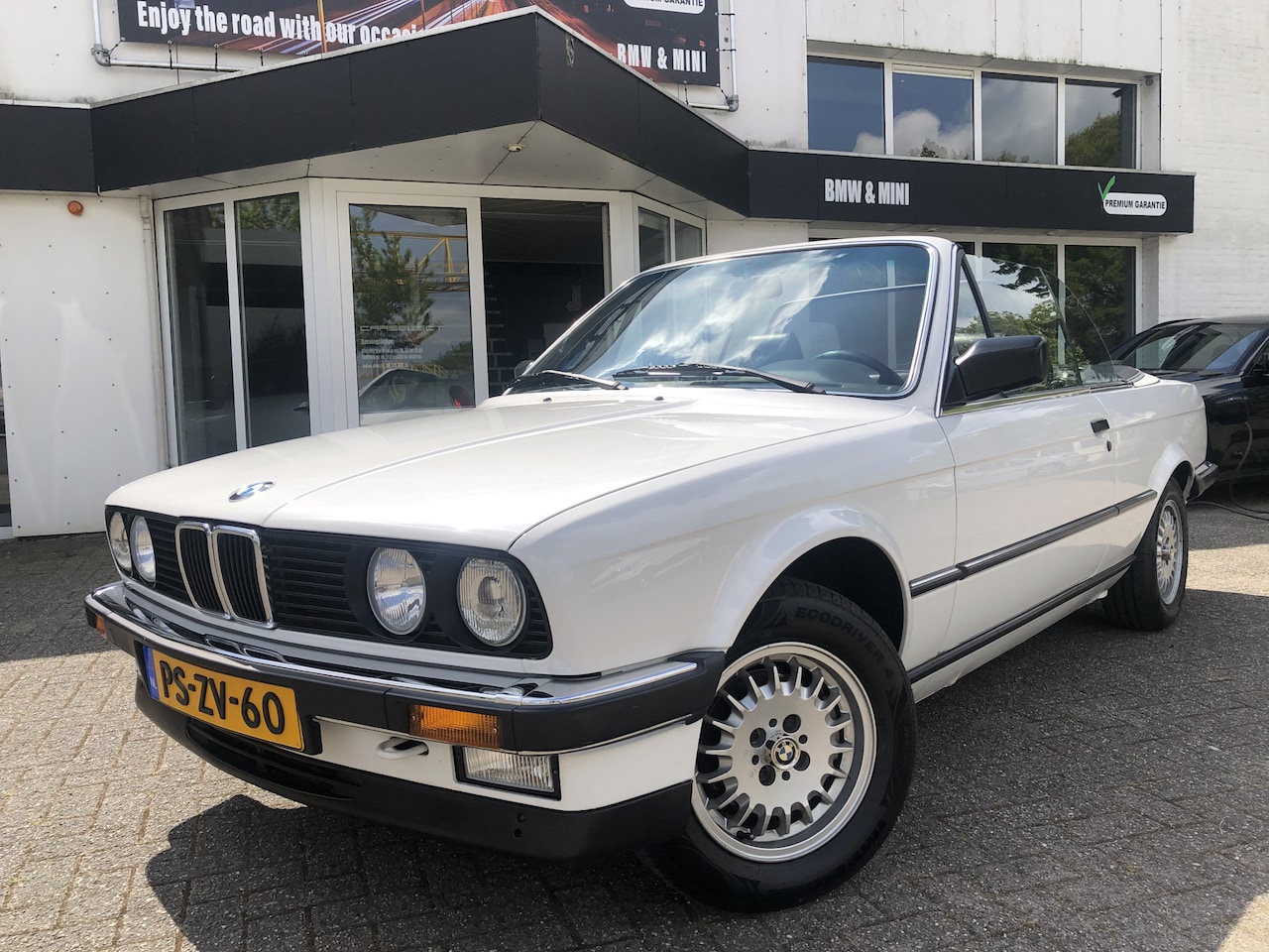 BMW 3-serie Cabrio - 325i (E30) Uniek, nieuwe MOTOR 1000km, Automaat, Nieuwstaat! . Neem contact op en we maken - AutoWereld.nl