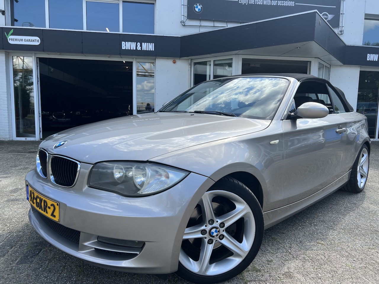 BMW 1-serie Cabrio - 125i High Executive NAVI LEDER TREKHAAK Afneembaar .Neem contact op en we maken een afspra - AutoWereld.nl