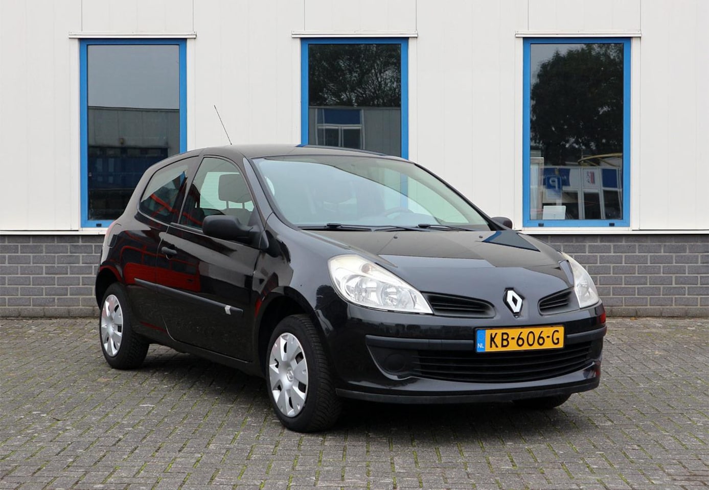 Renault Clio - 1.2-16V Authentique APK nieuw - AutoWereld.nl