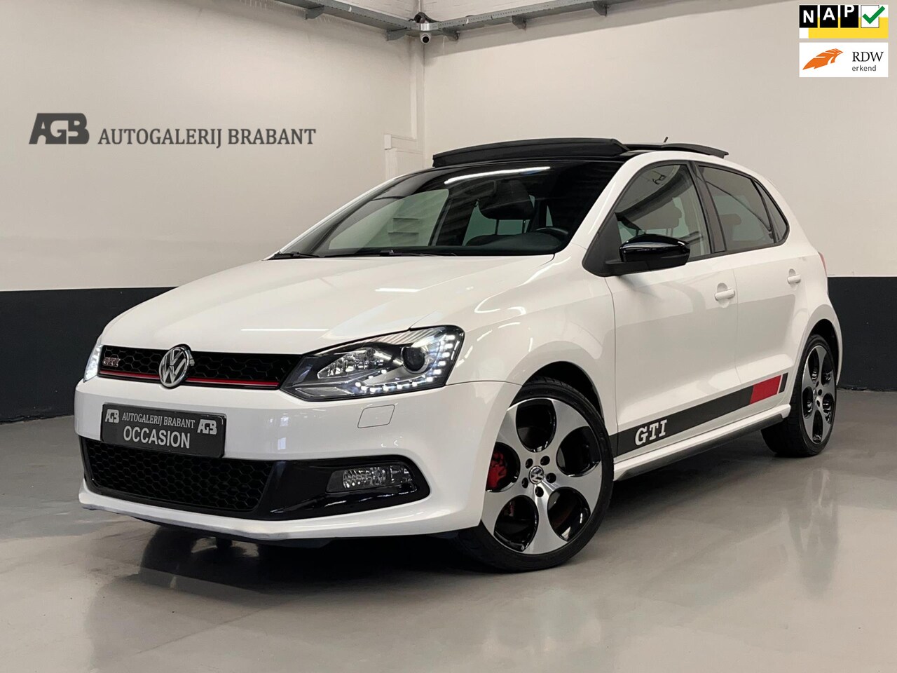 Volkswagen Polo - 1.4 TSI GTI /Automaat/ Pano/Xenon/Led/Carplay - AutoWereld.nl