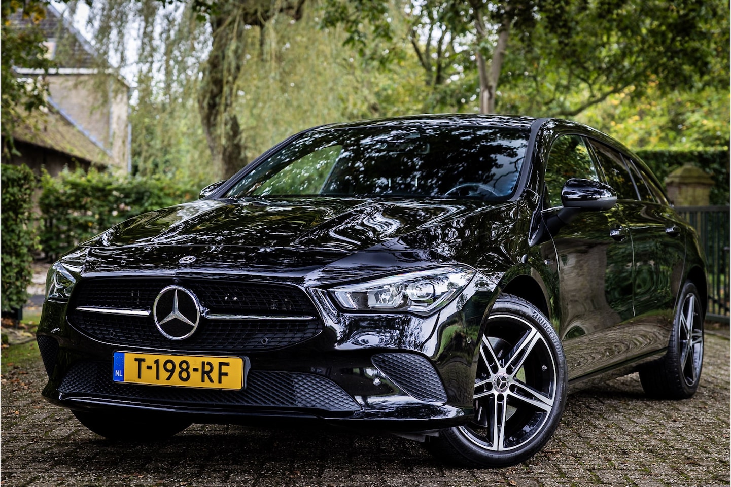 Mercedes-Benz CLA-klasse Shooting Brake - 250 e Panorama Massage HUD Stoelventilatie Distronic - AutoWereld.nl