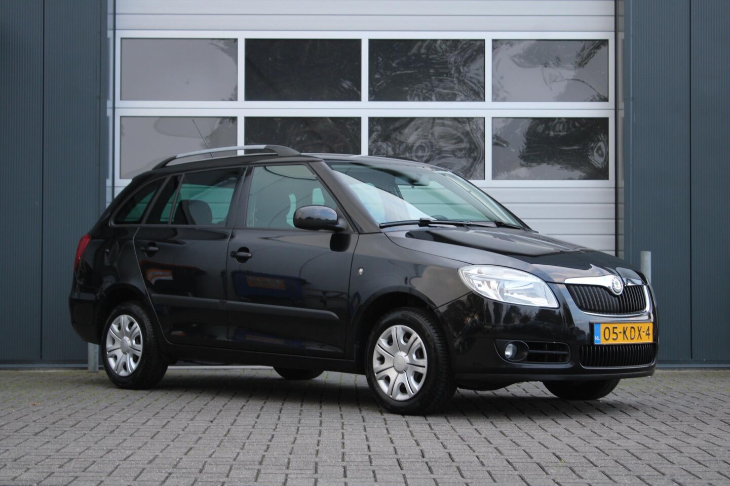 Skoda Fabia Combi - 1.4-16V Tour Clima/Cruise/Radio-CD/Elek.Ramen/C.V./Parkeersensoren/APK:10-2025 - AutoWereld.nl